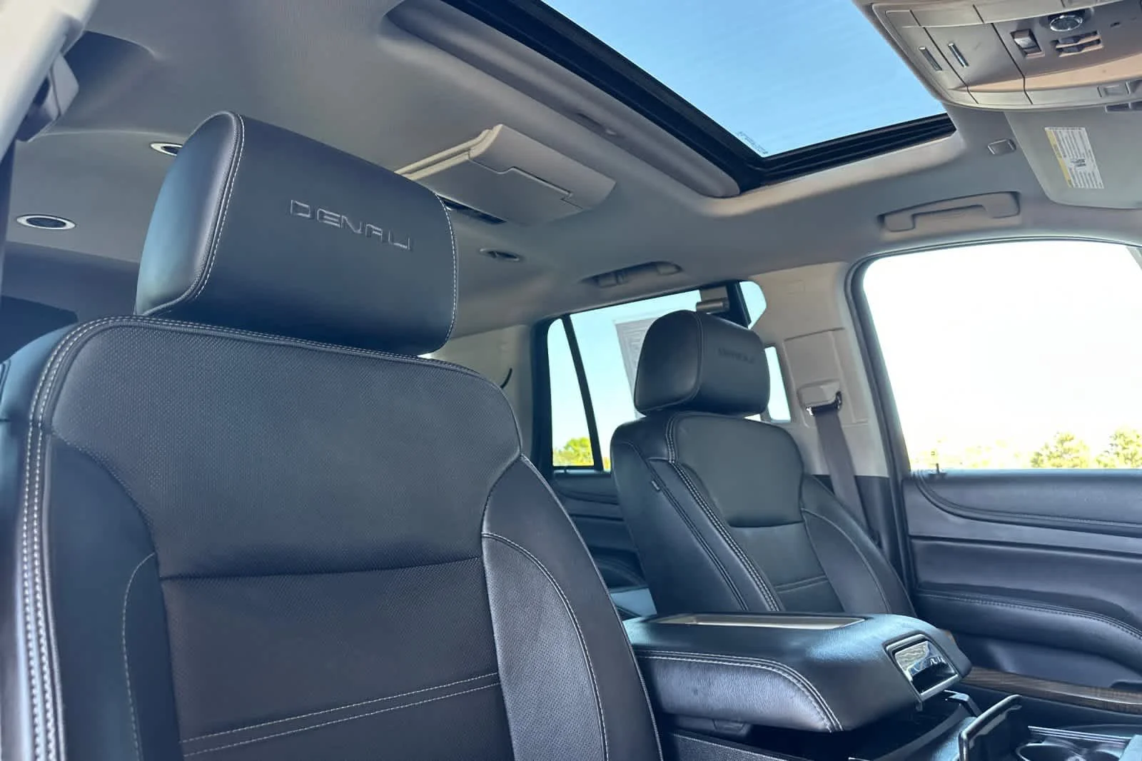 Used 2018 Quicksilver Metallic GMC Denali image 19