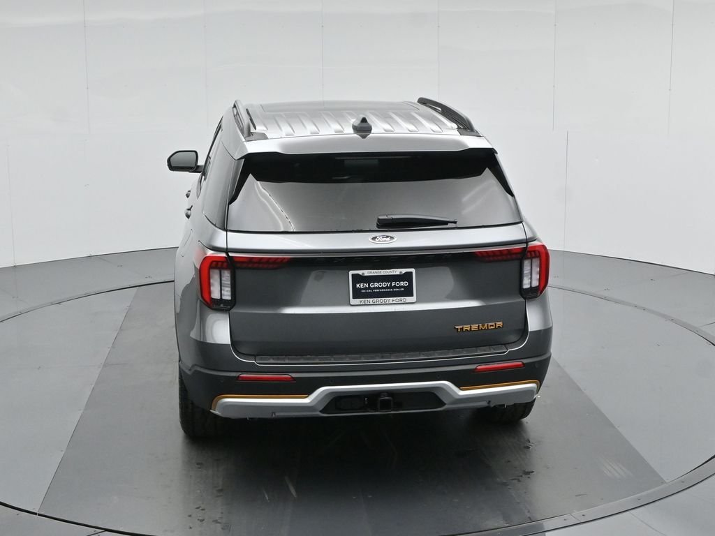 New 2026 Carbonized Gray Metallic Ford Tremor image 48