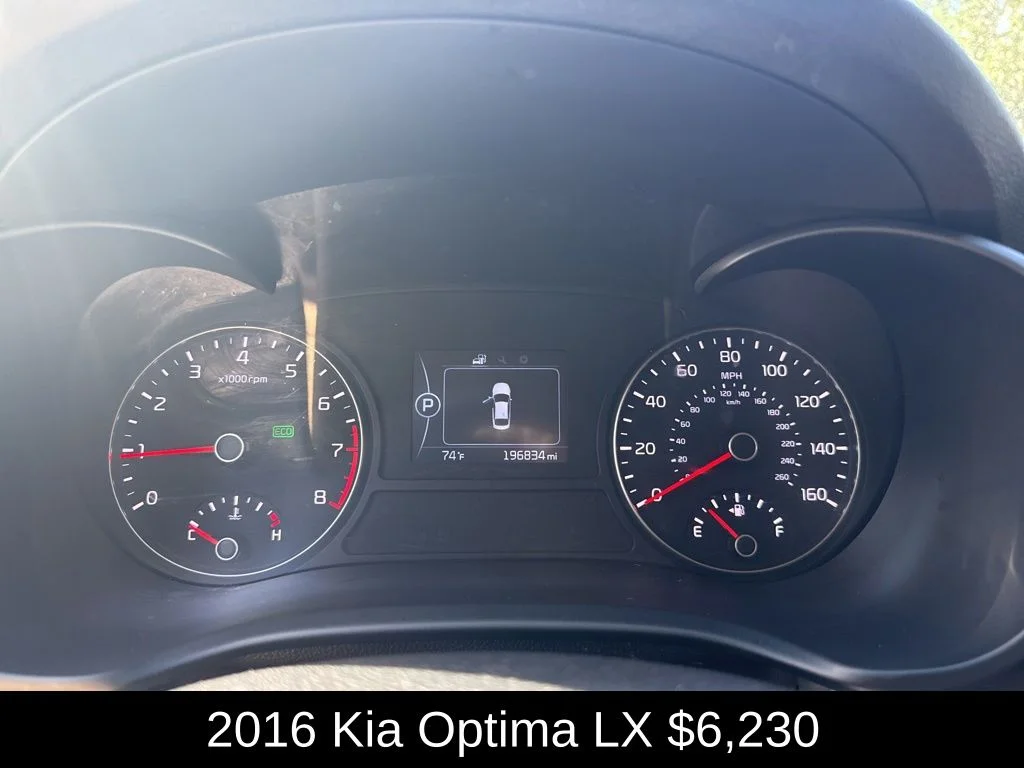 Used 2016 White Kia LX image 21
