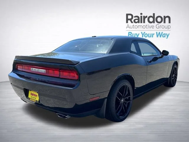 Used 2009 Brilliant Black Pearl Dodge R/T image 7