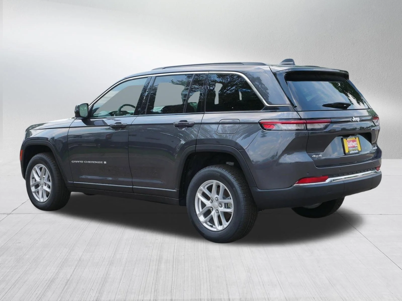 New 2026 Baltic Gray Metallic Clear-Coat Exterior Paint Jeep Laredo X image 5