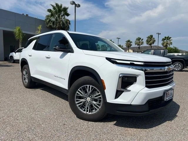 2025 Chevrolet Traverse LT