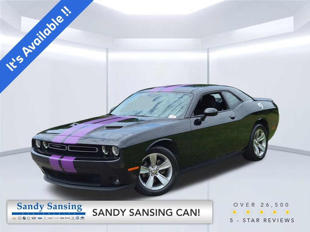 Used 2019 Black Dodge SXT image 1