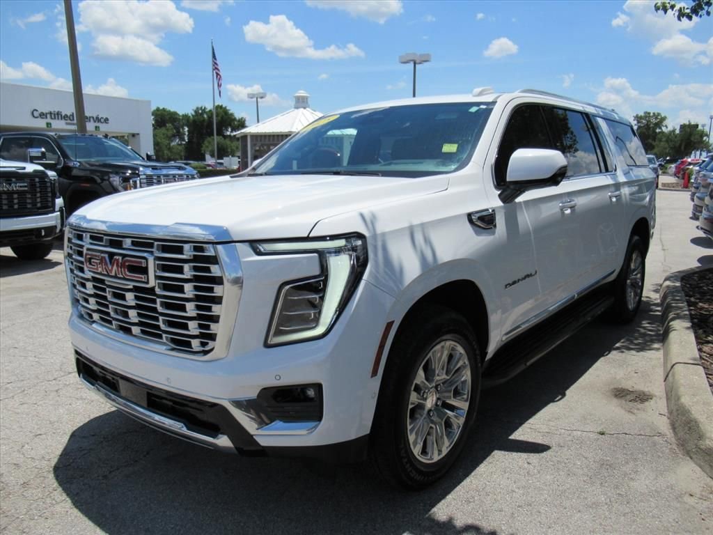 Used 2025 Summit White GMC Denali image 3