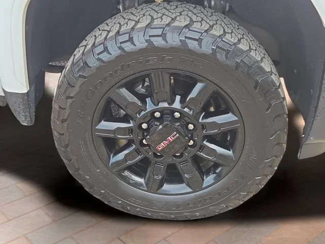 Used 2024 Summit White GMC AT4 image 4