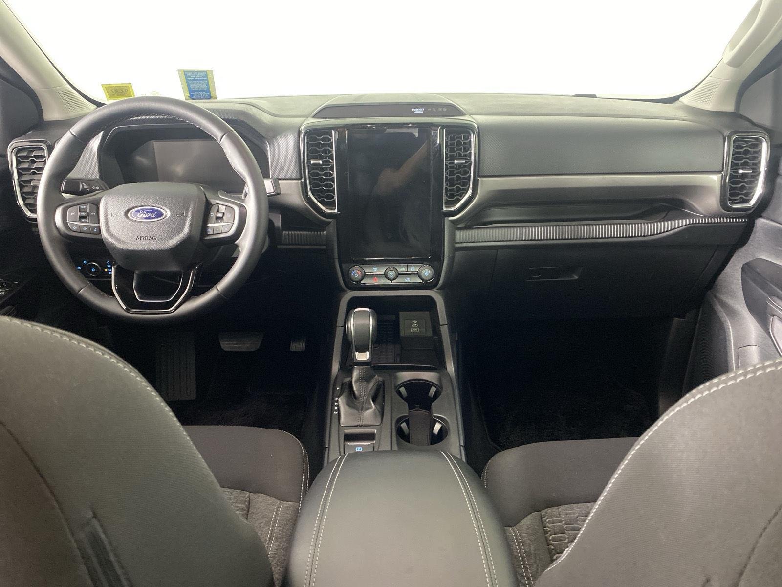 Used 2025 Oxford White Ford XLT image 2