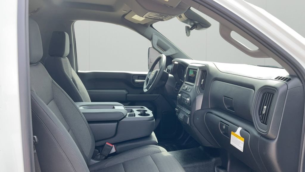 New 2026 Summit White Chevrolet Work Truck image 31
