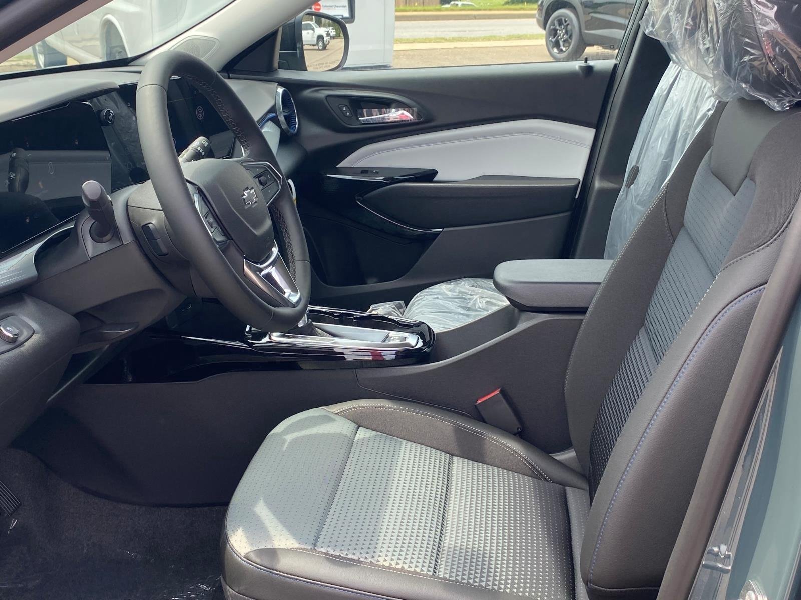 2026 Chevrolet Trax LT - Photo 13