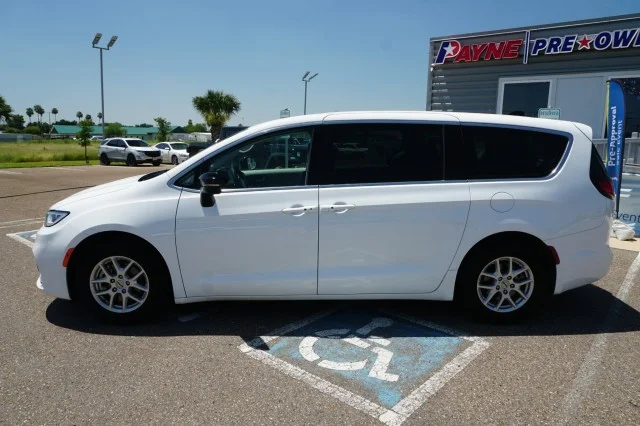 Used 2024 Bright White Clearcoat Chrysler Touring L image 9