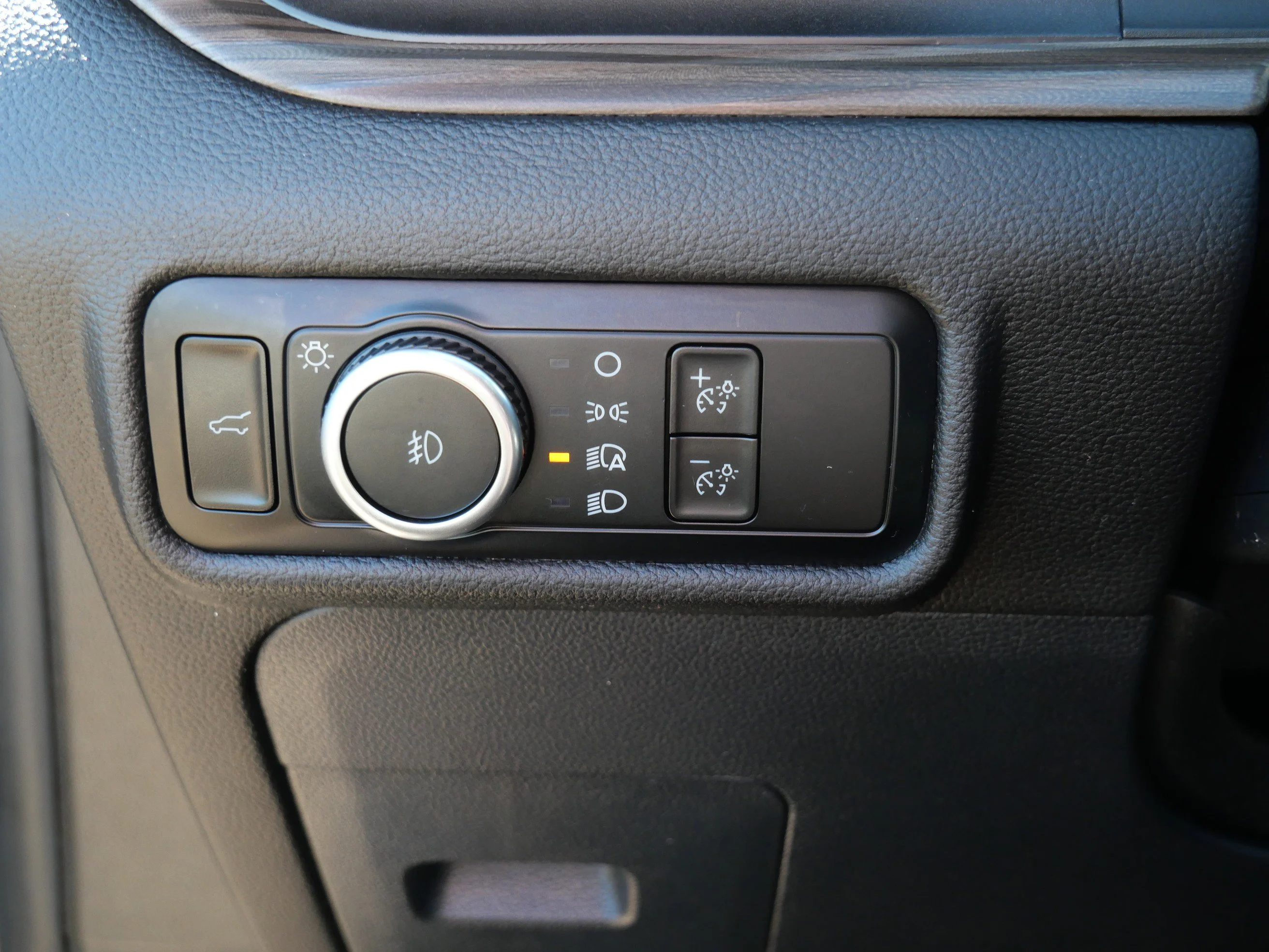 Used 2023 Oxford White Ford Limited image 18