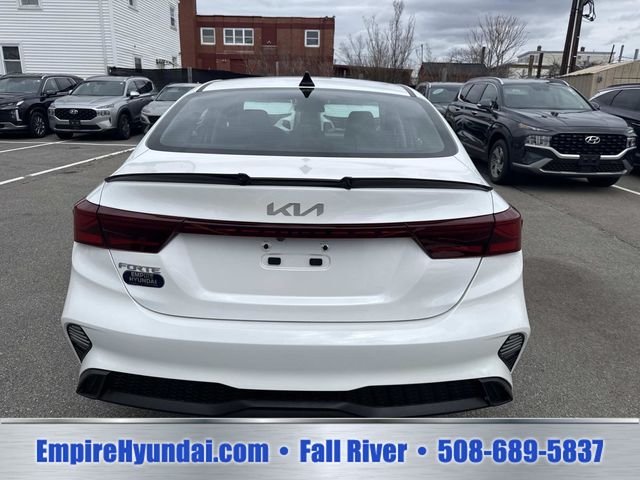 Used 2024 Snow White Pearl Kia LXS image 4