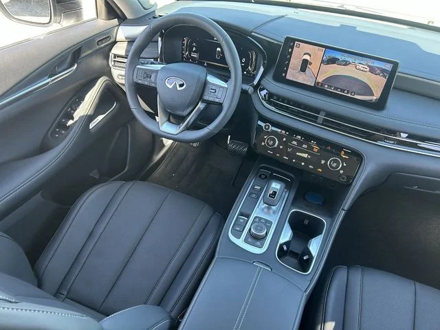 New 2027 RADIANT WHITE INFINITI Luxe FWD image 16