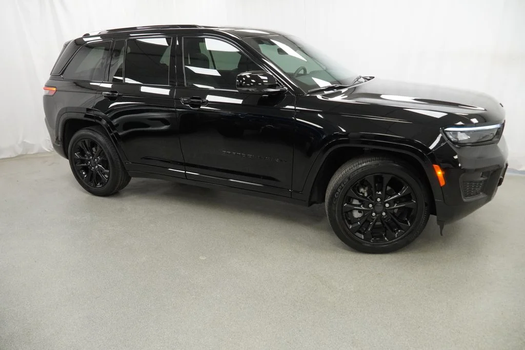 Used 2023 Black Jeep Overland image 10