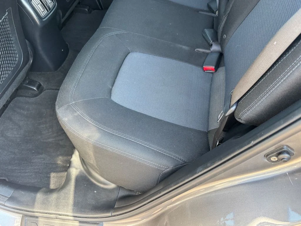 Used 2016 Silver Kia LX image 9