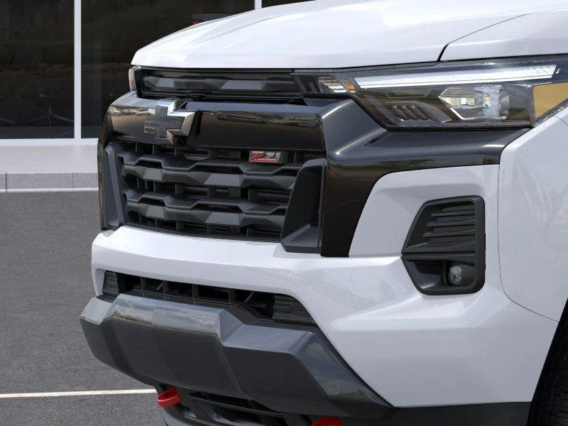New 2026 Summit White Chevrolet Z71 image 13