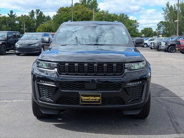Diamond Black Crystal Pearl-Coat Exterior Paint 2026 Jeep Grand Cherokee SUV / Crossover Four-Wheel Drive 8-Speed Automatic