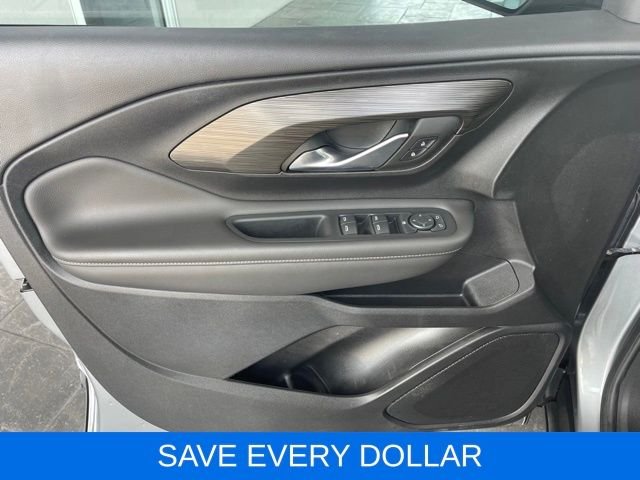 Used 2023 Silver GMC SLE image 27