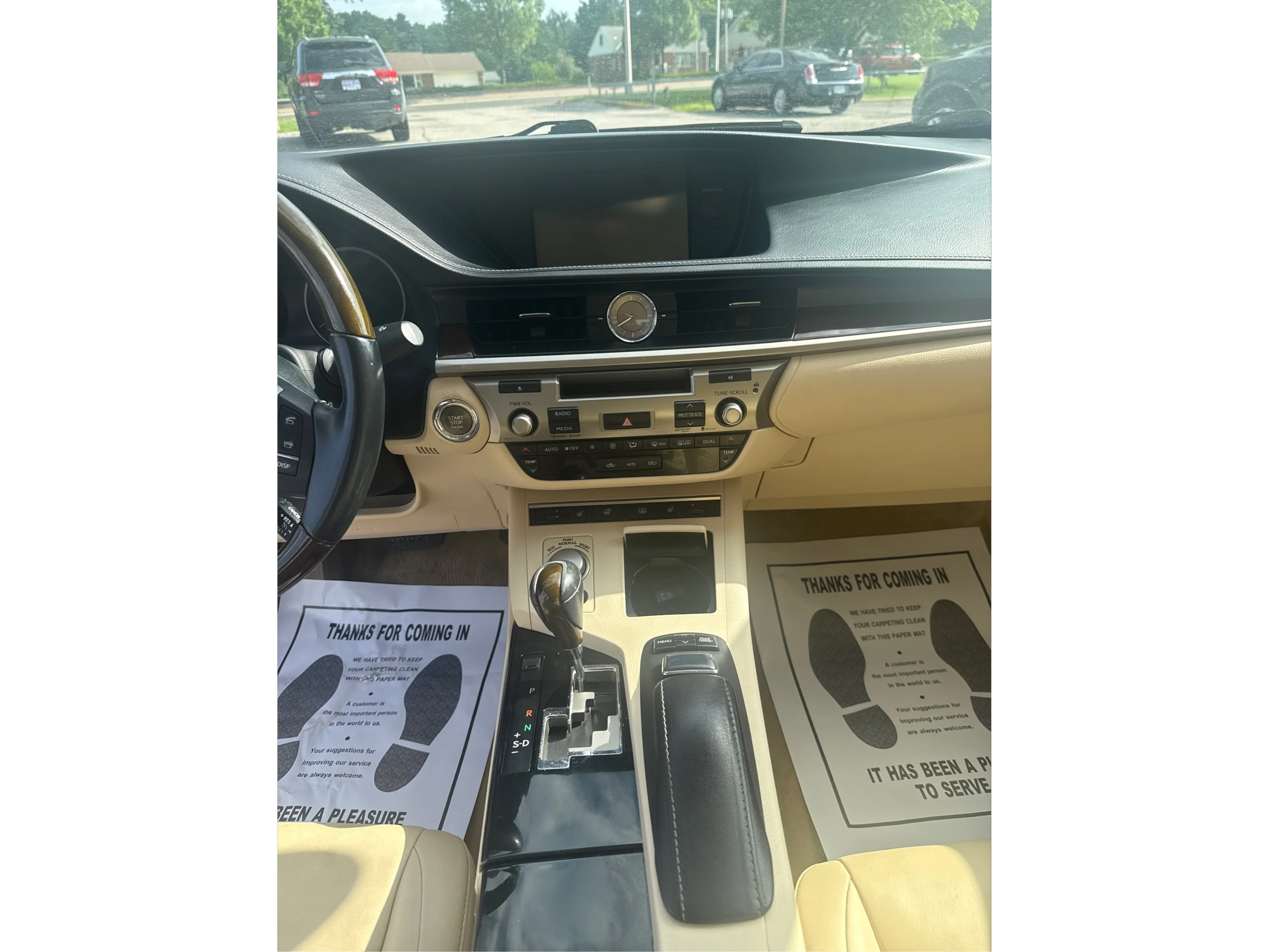 Used 2013 White Lexus Base image 14