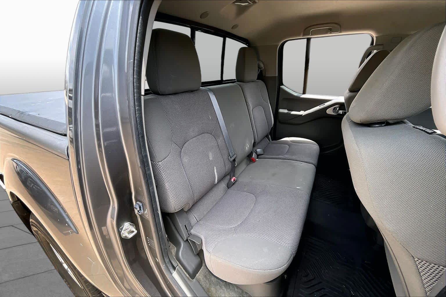 Used 2018 Gun Metallic Nissan SV V6 image 20