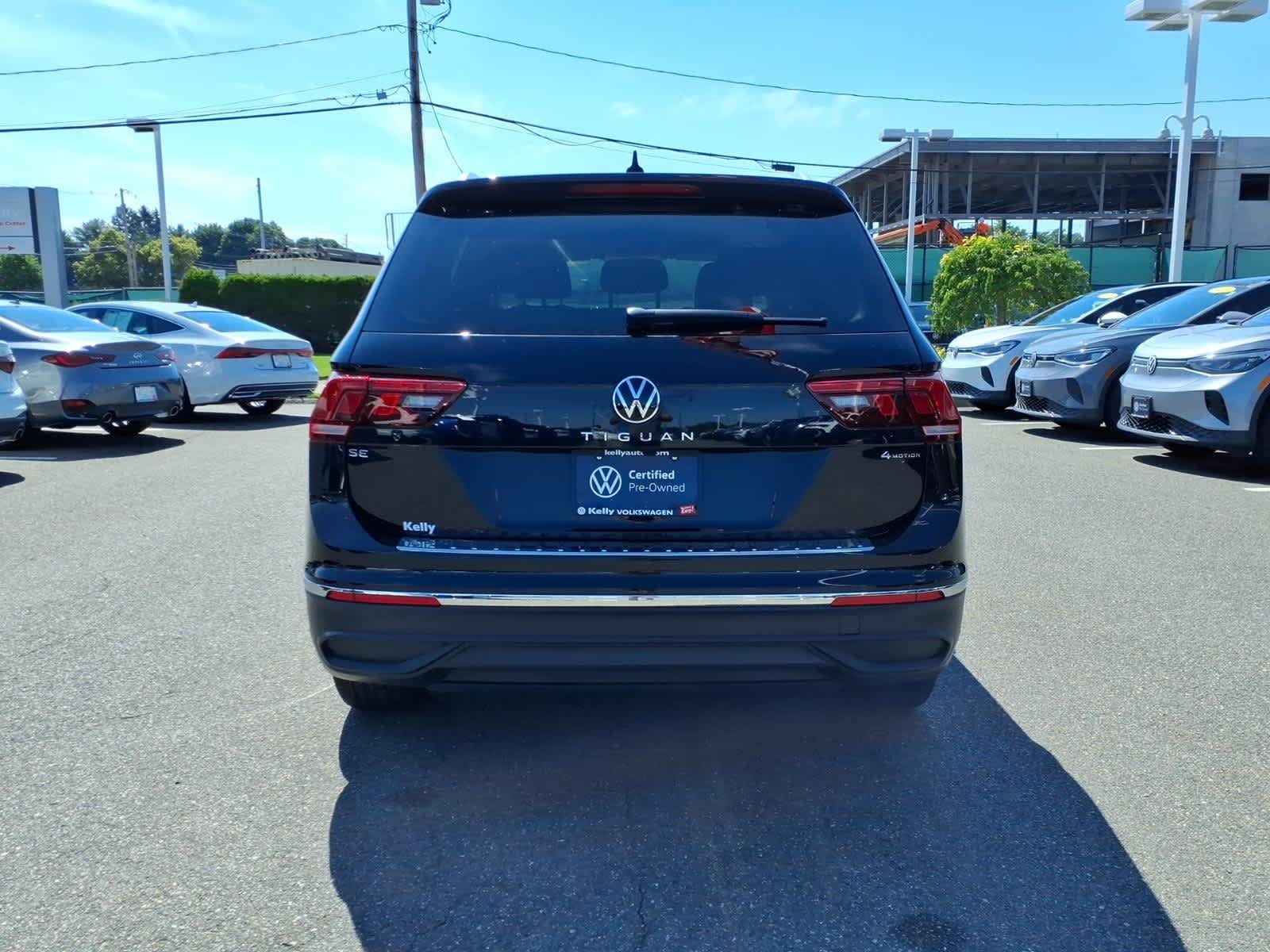 Certified Used 2023 DEEP BLACK PEARL EFFECT Volkswagen SE image 6