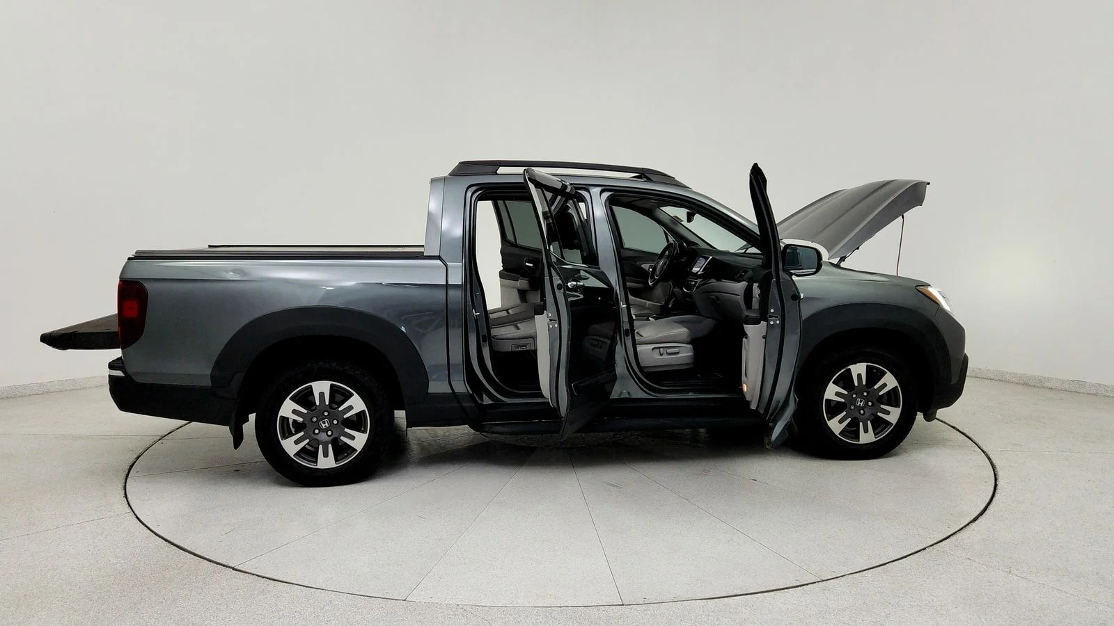 Used 2019 Silver Honda RTL-E image 16