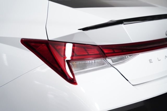 2025 Hyundai Elantra Blue - Photo 36