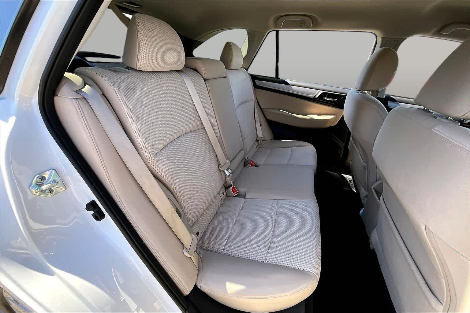 Used 2015 Crystal White Pearl Subaru 2.5i Premium image 19