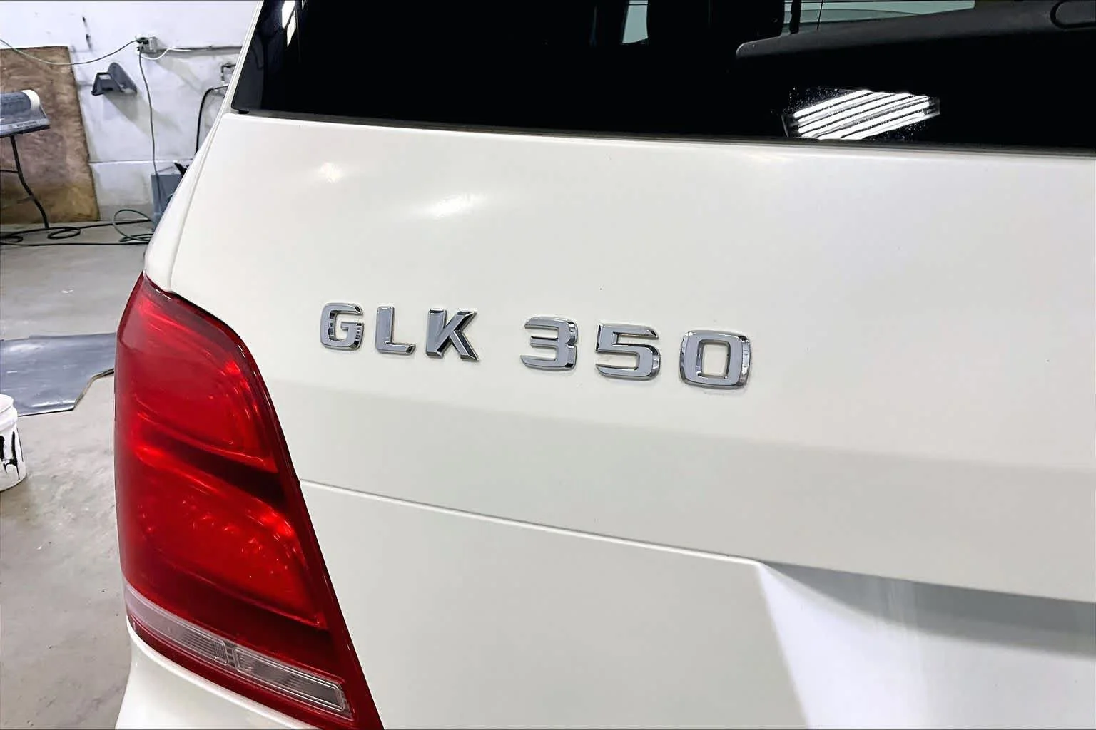 Used 2013 Diamond White Metallic Mercedes-Benz GLK 350 image 32