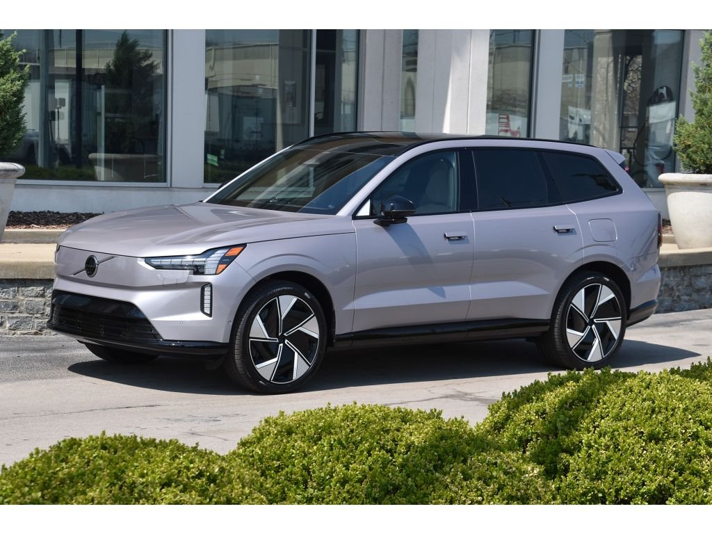 2026 Volvo EX90 Ultra - Photo 8