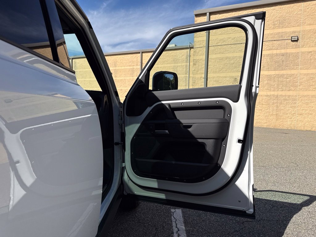New 2026 White Land Rover S image 16