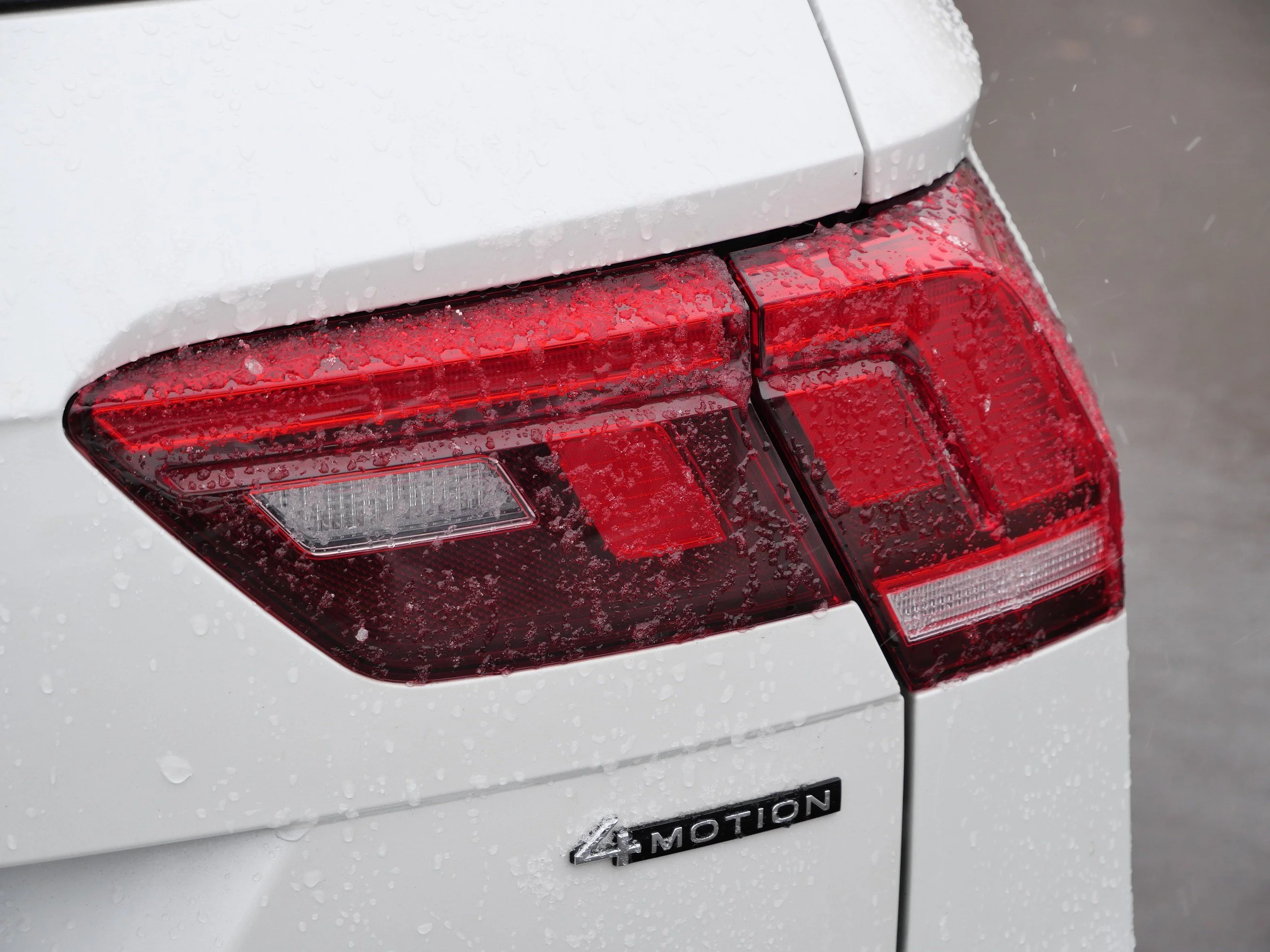 2022 Volkswagen Tiguan SEL R-LINE - Photo 17