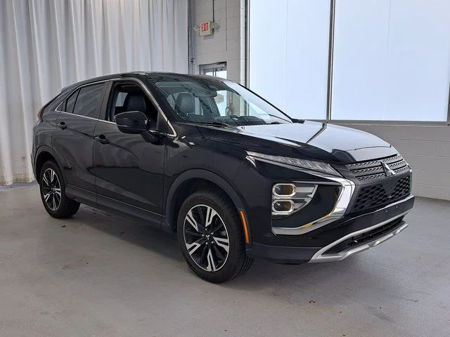 Used 2024 Black Mitsubishi SE image 4