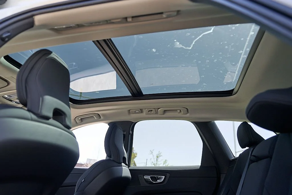New 2026 Crystal White Volvo Core image 21