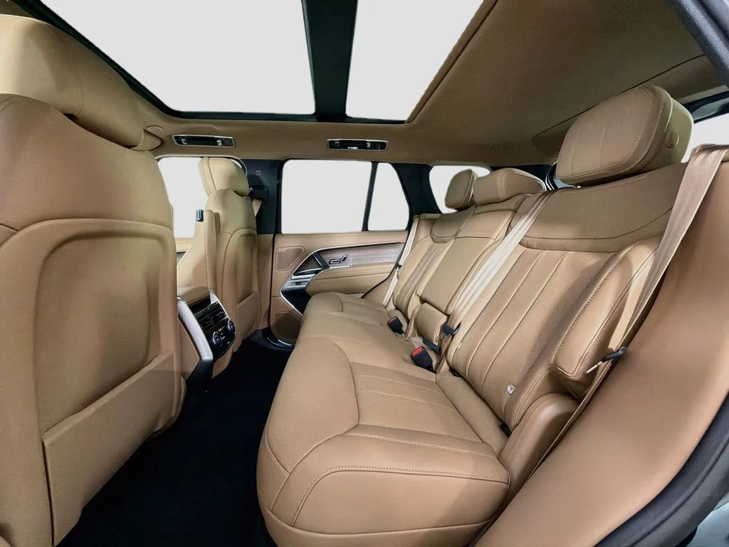 New 2026 British Racing Green Land Rover SE image 26