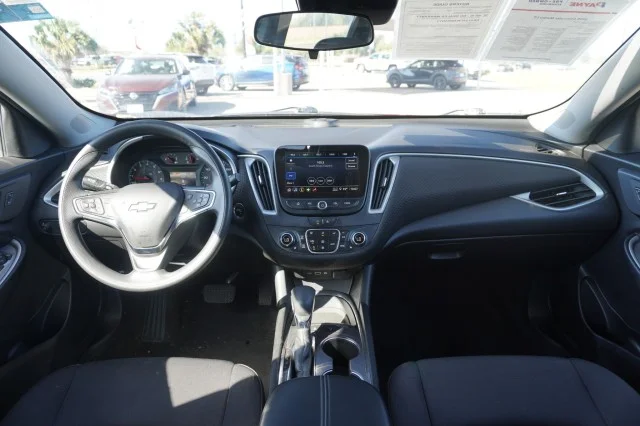 Used 2025 Radiant Red Tintcoat Chevrolet LT image 18