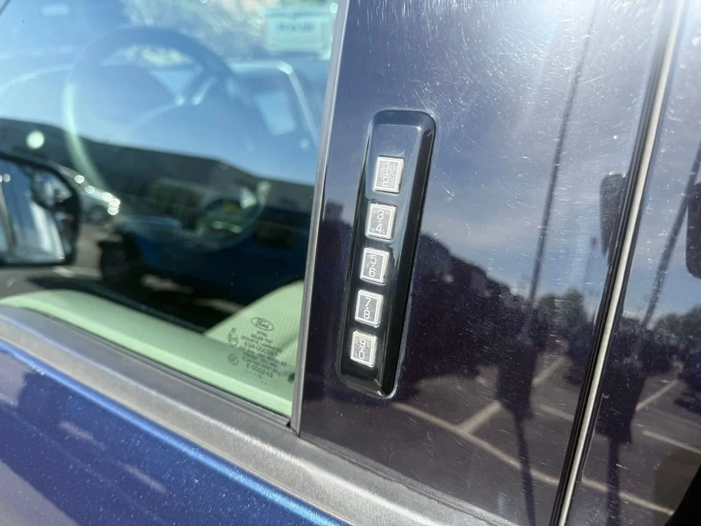 Used 2019 Gray Ford XLT image 10