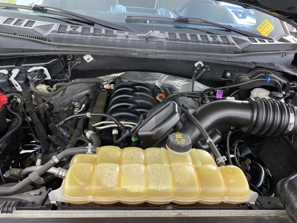 Used 2019 Gray Ford XLT image 29