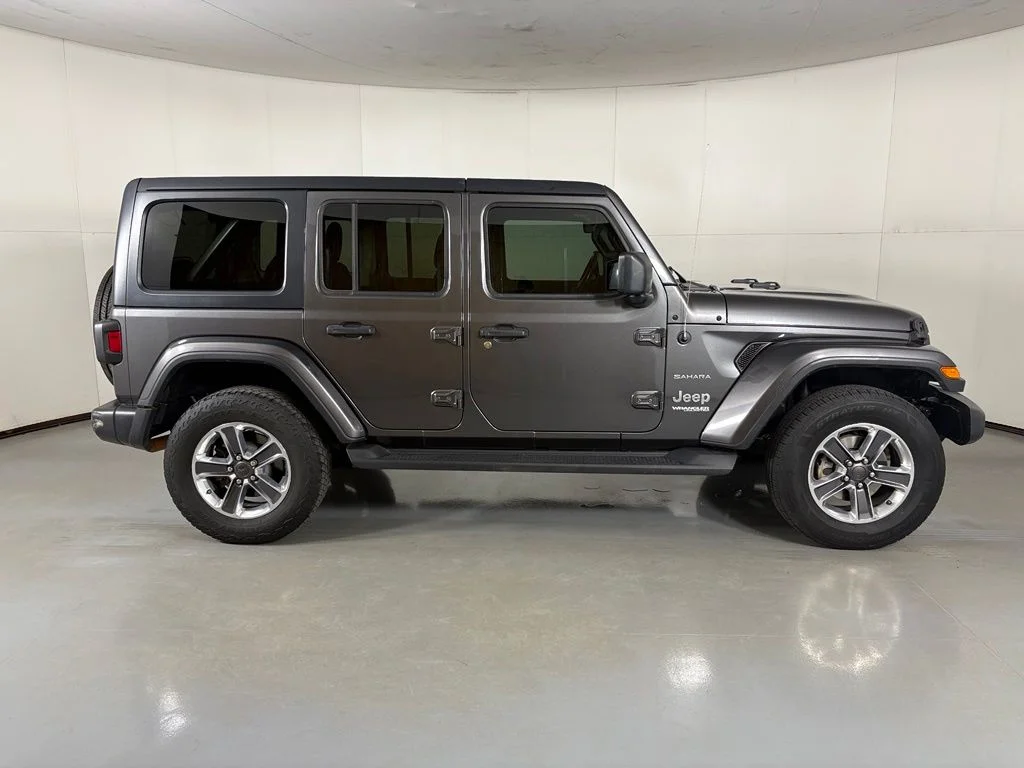 Used 2020 Gray Jeep Unlimited Sahara image 9