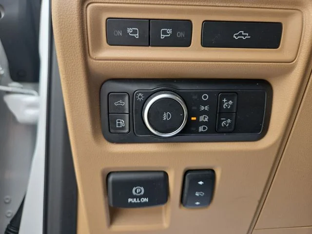 Used 2021 White Ford Lariat image 27