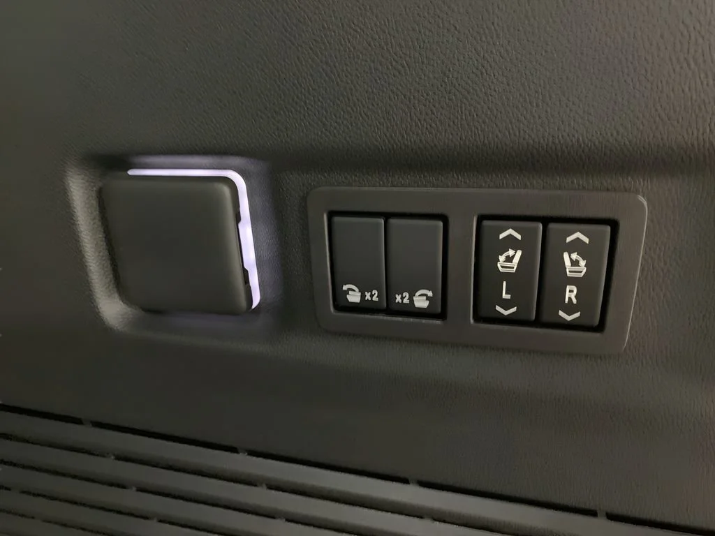 2026 Chevrolet Suburban Premier - Photo 29