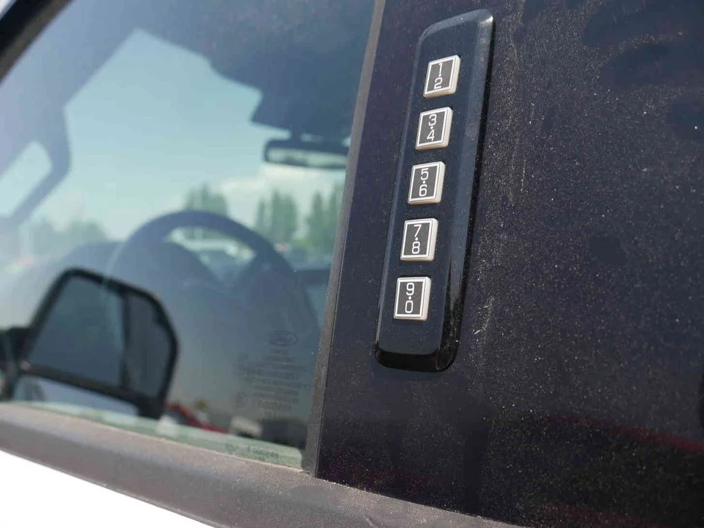 Used 2019 White Ford XLT image 11