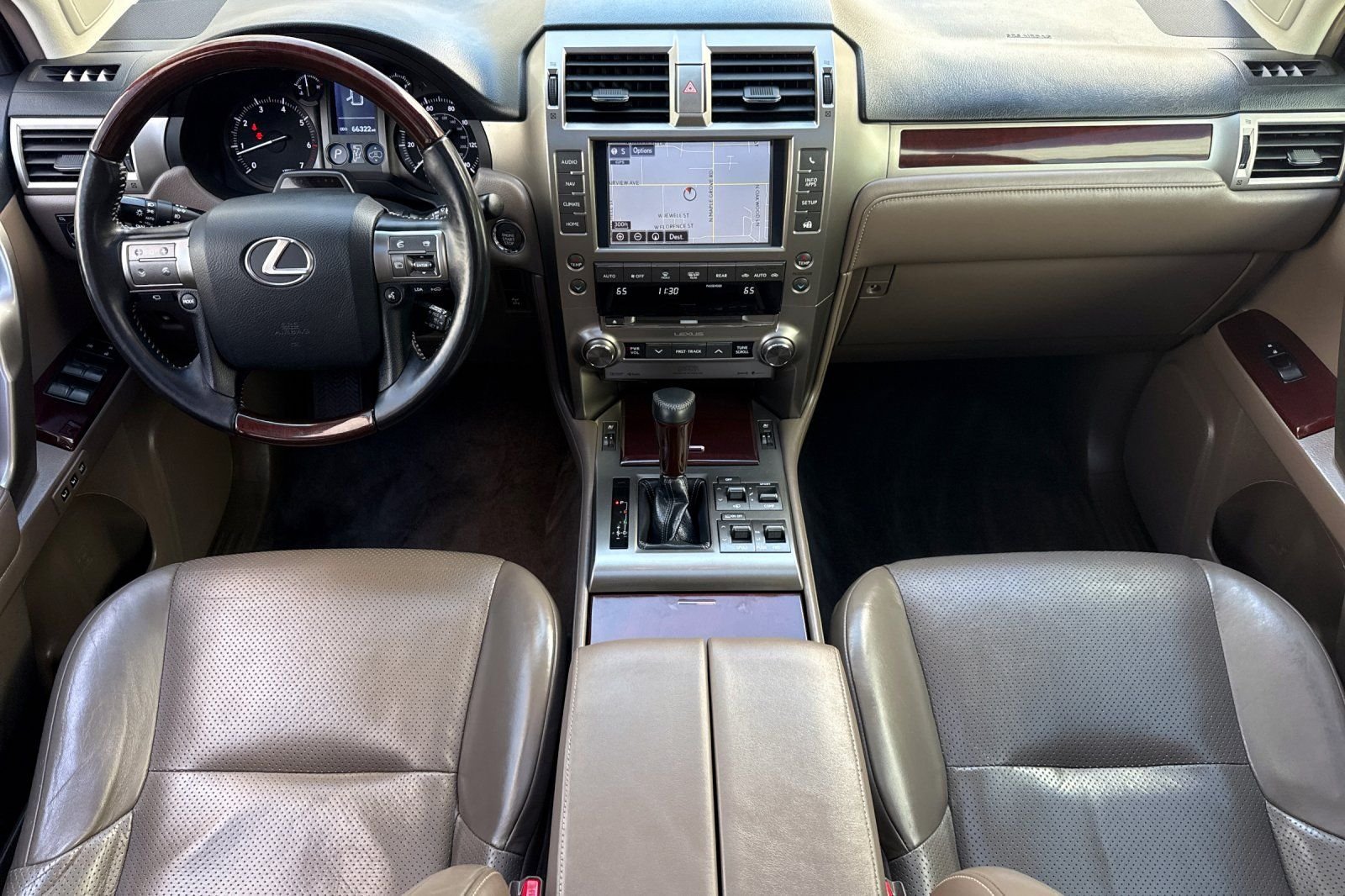 Used 2019  Lexus 460 Luxury image 13