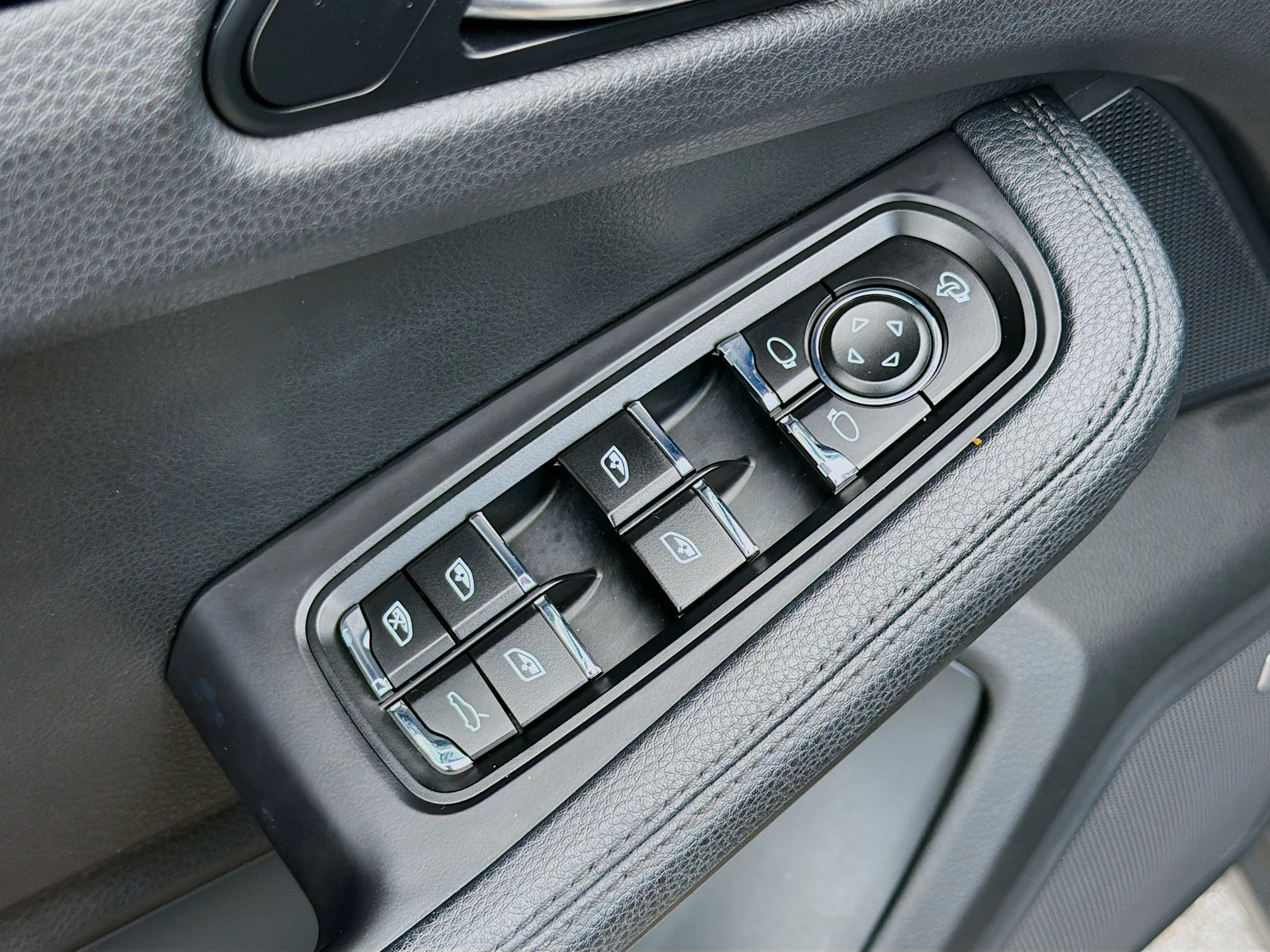 Used 2019 Jet Black Metallic Porsche Base image 23