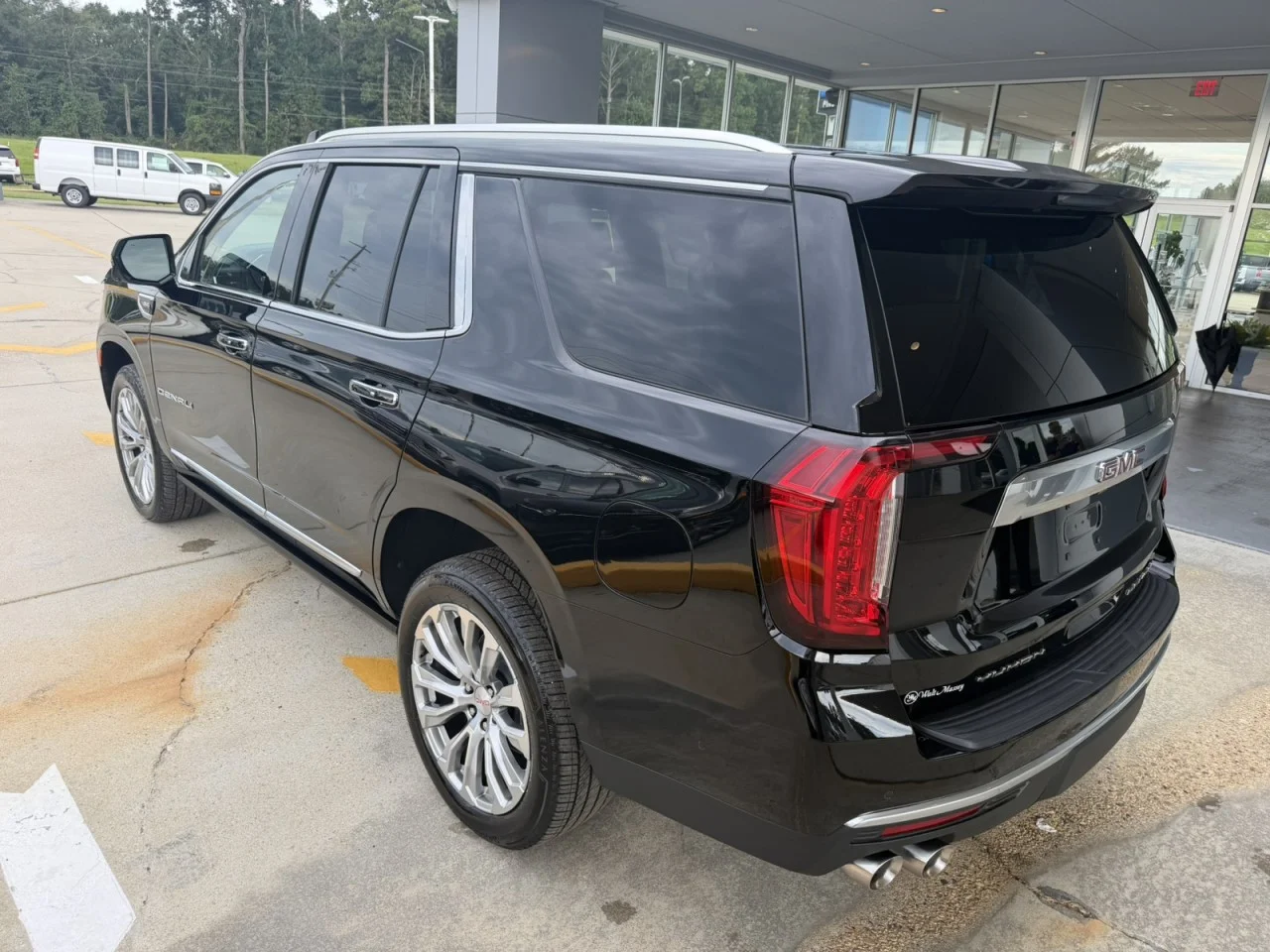 Used 2024 Onyx Black GMC Denali image 6