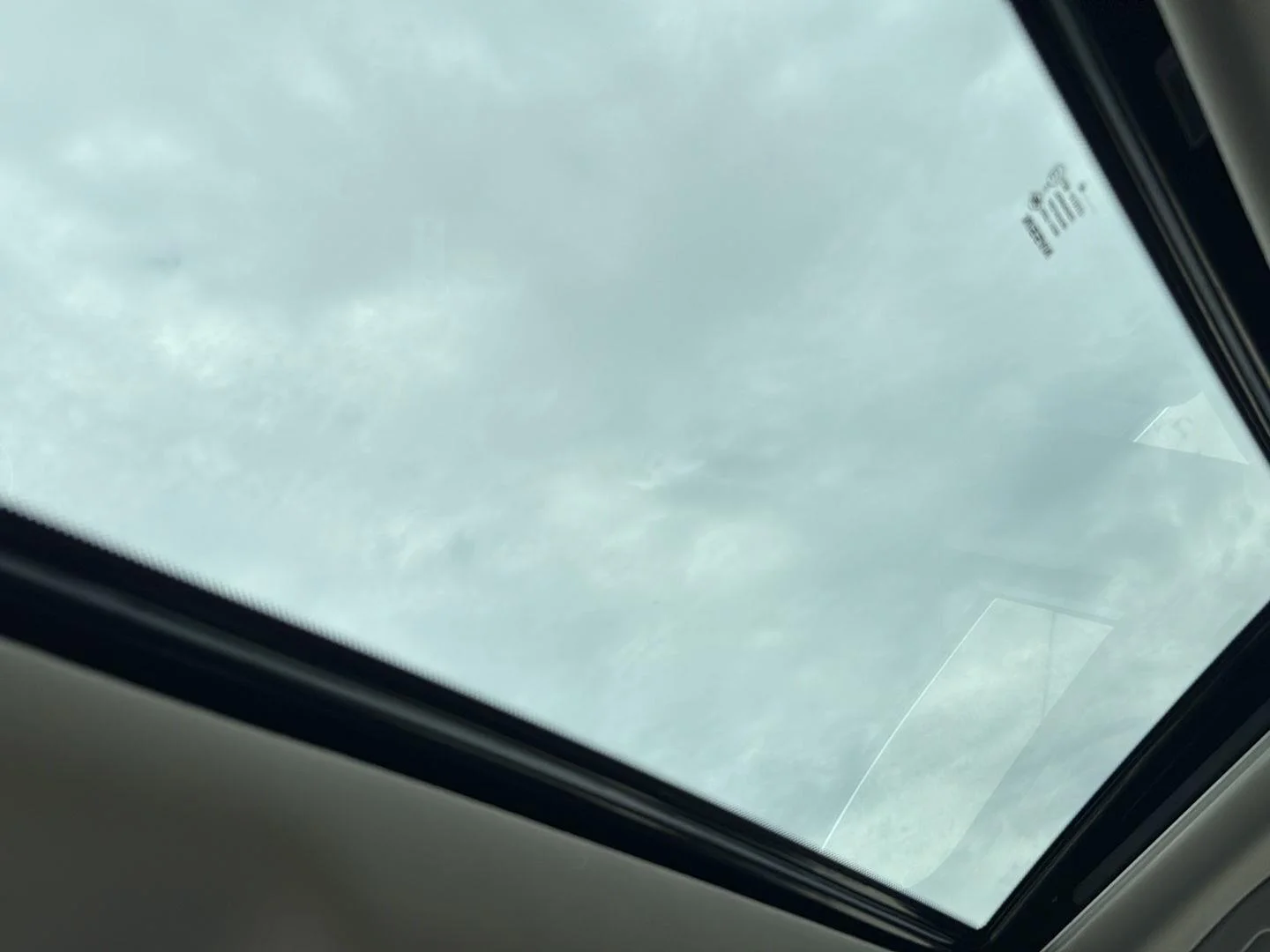 New 2026 Gray Sky Pearl Nissan SR image 3
