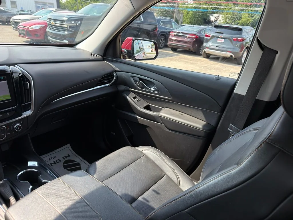 Used 2019 Red Chevrolet Premier image 40