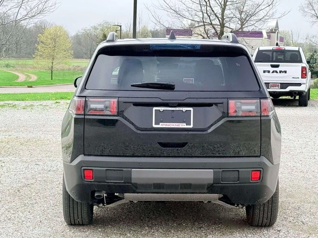 New 2026 Diamond Black Crystal Pearlcoat Jeep Limited image 8