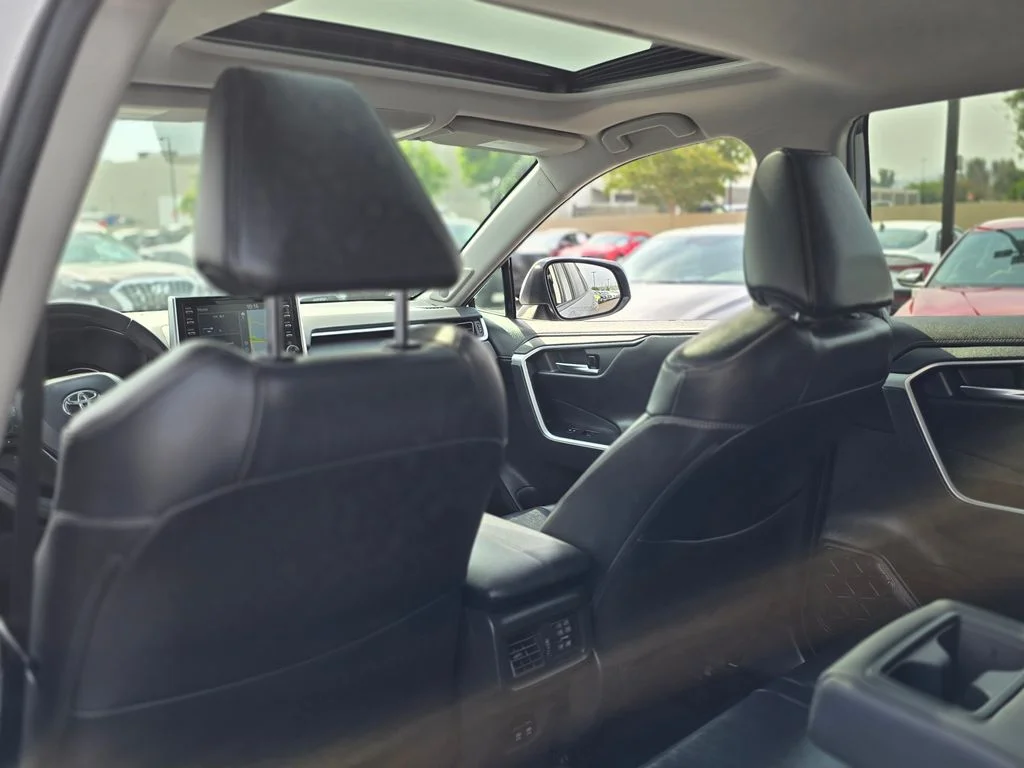 2020 Toyota RAV4 Limited - Photo 19