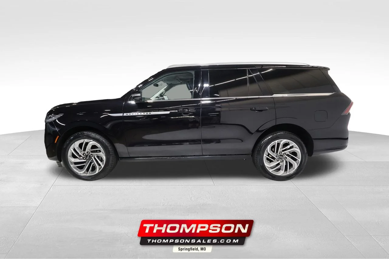 2025 Lincoln Navigator Reserve 4WD's photo