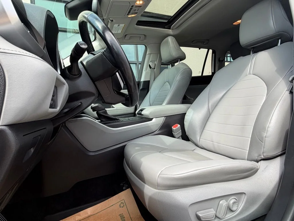 Used 2021 White Toyota XLE image 10